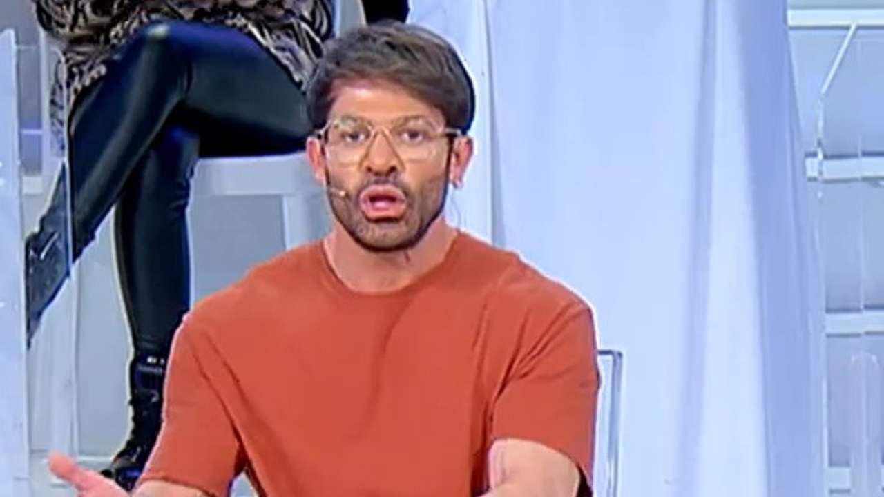 Gianni Sperti incredulo