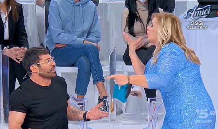 Tina litiga con Gianni 