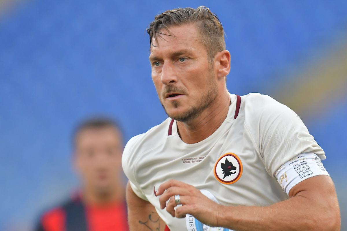 Francesco Totti regalo per Noemi