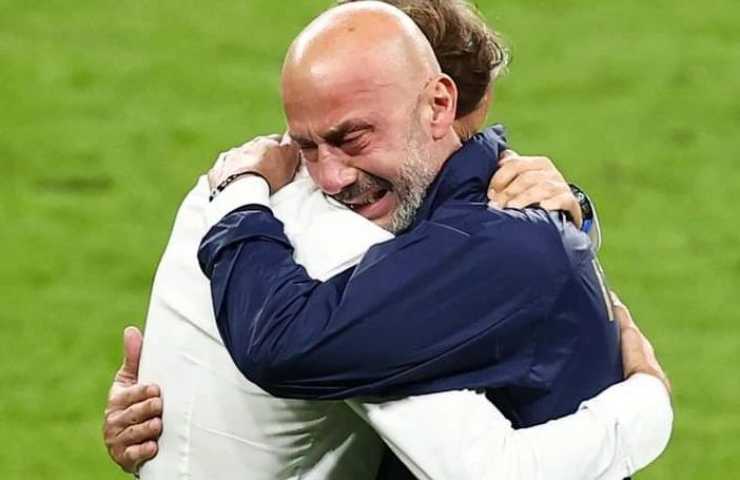 Gianluca Vialli e Mancini: l'abbraccio più commovente