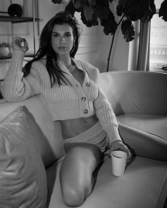 elisabetta canalis maglione aperto