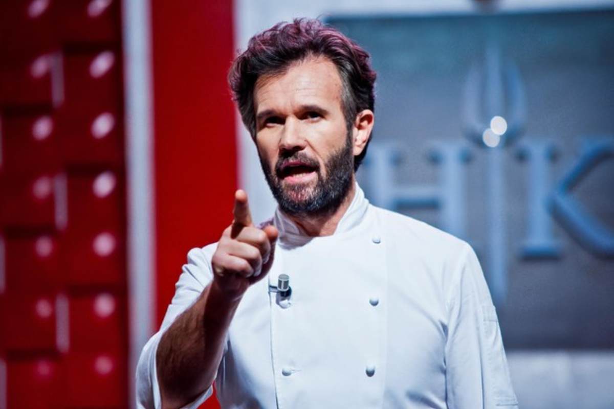 Carlo Cracco in divisa da chef