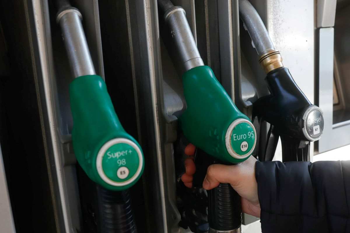 auto diesel e benzina cosa succede dopo stop 2035