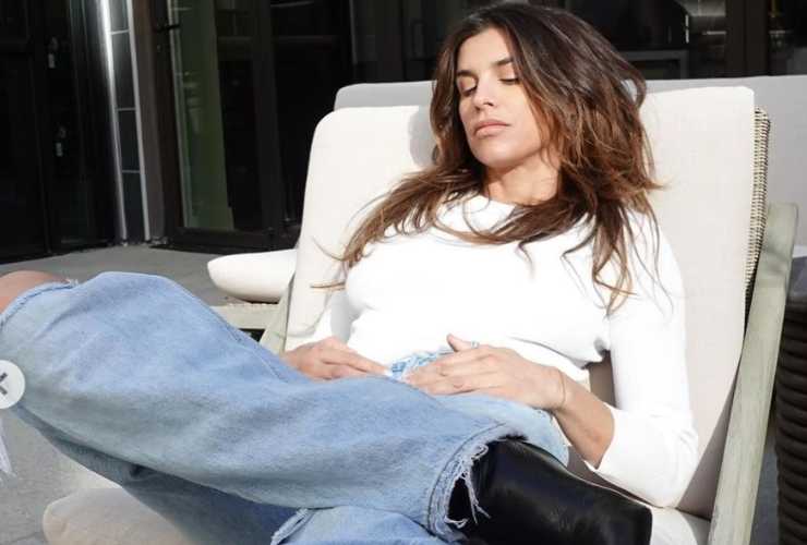 Elisabetta Canalis sdraiata