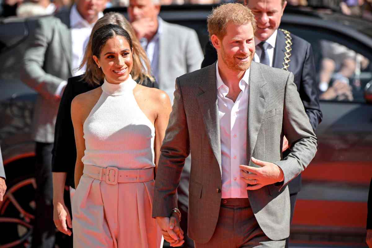 harry e meghan cacciati