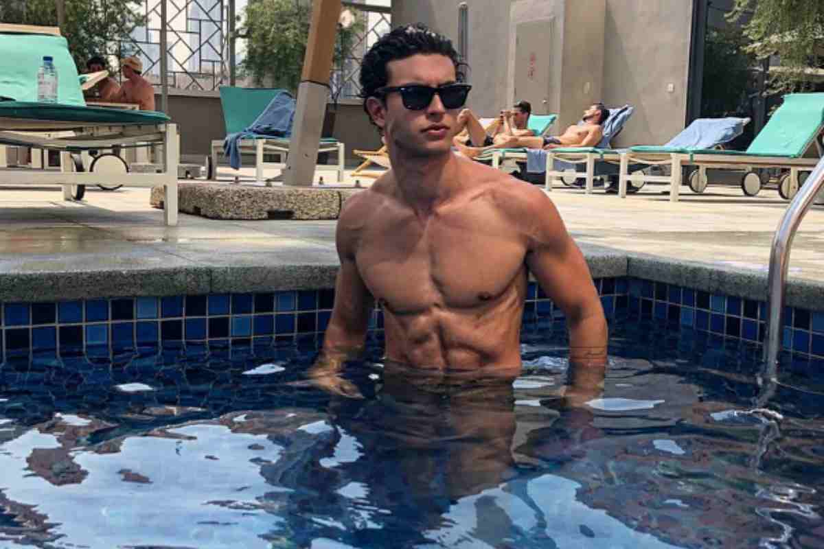 Mattia Narducci in piscina