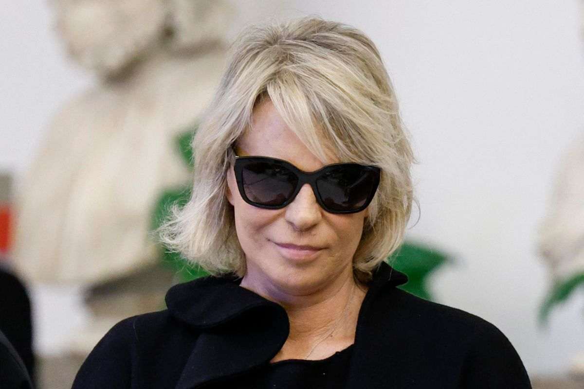 maria de filippi scrive una lettera dopo il lutto