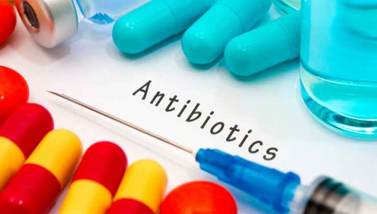 Antibiotici pericoli salute