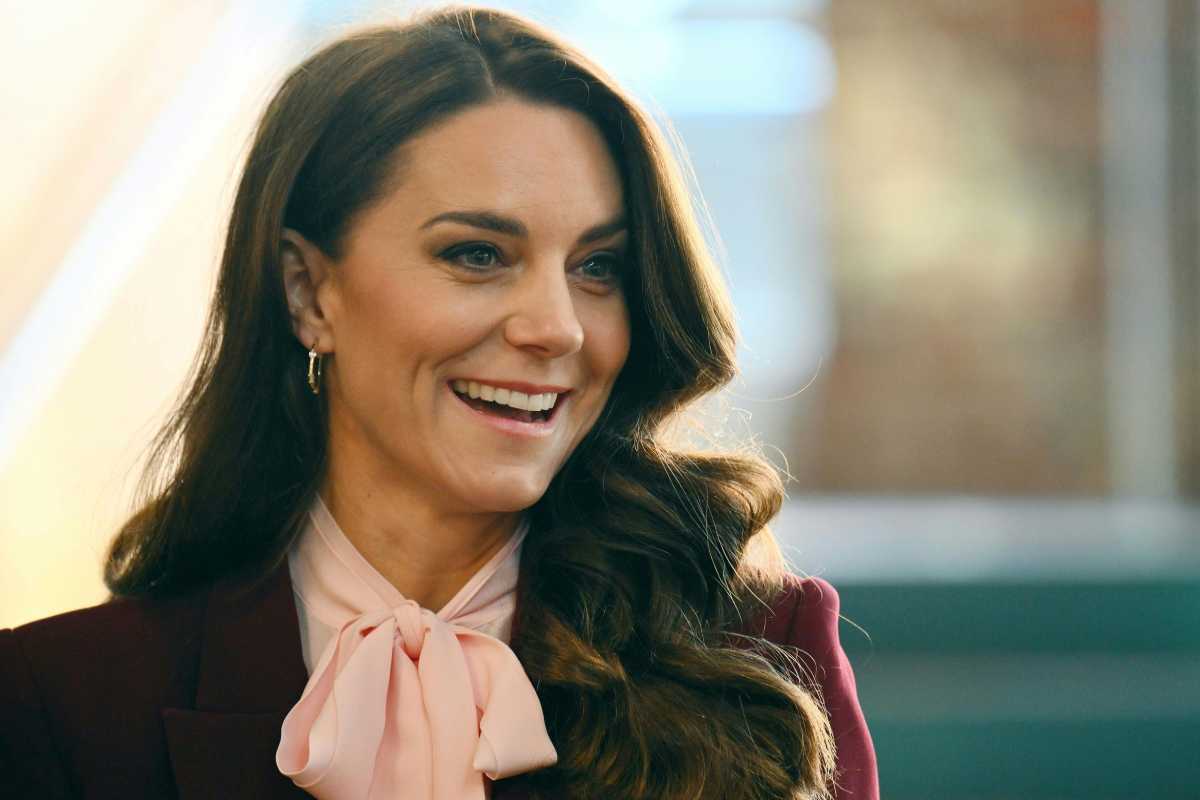 kate sorprende per la scelta del look