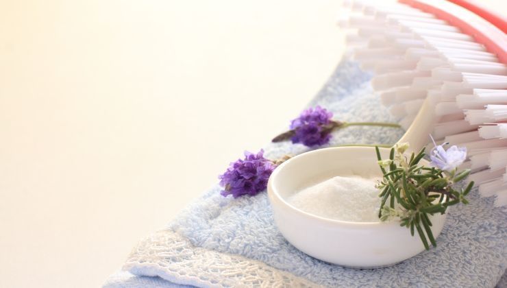 Bicarbonato e lavanda per profumare il bagno