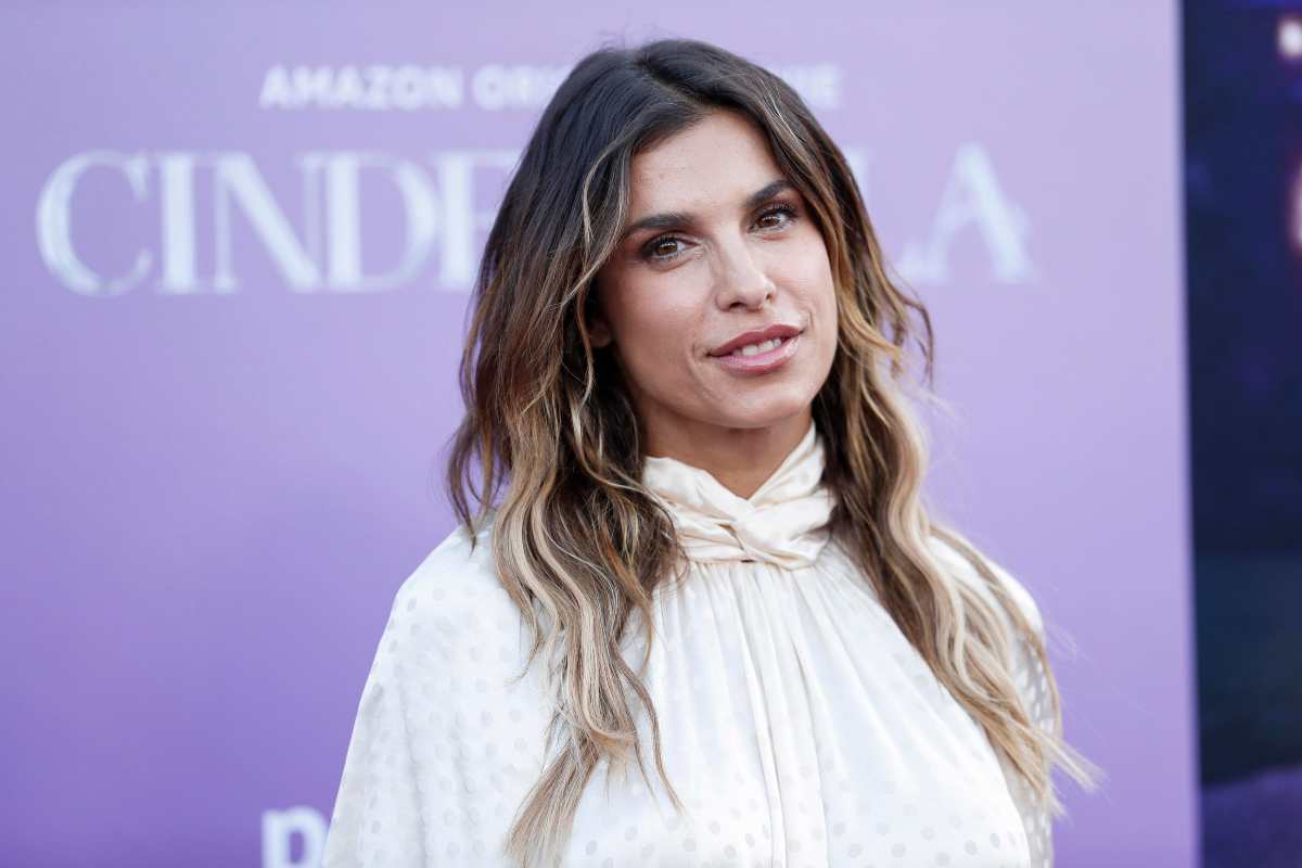 elisabetta canalis nulla sotto la vestaglia