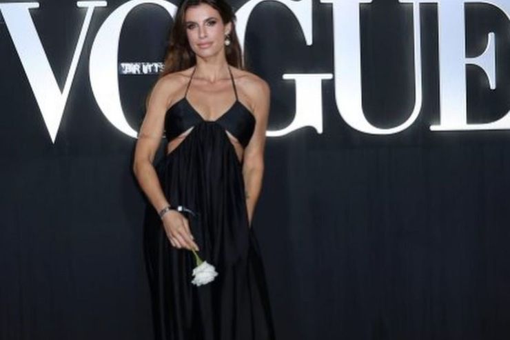 Elisabetta Canalis top non contiene scollatura