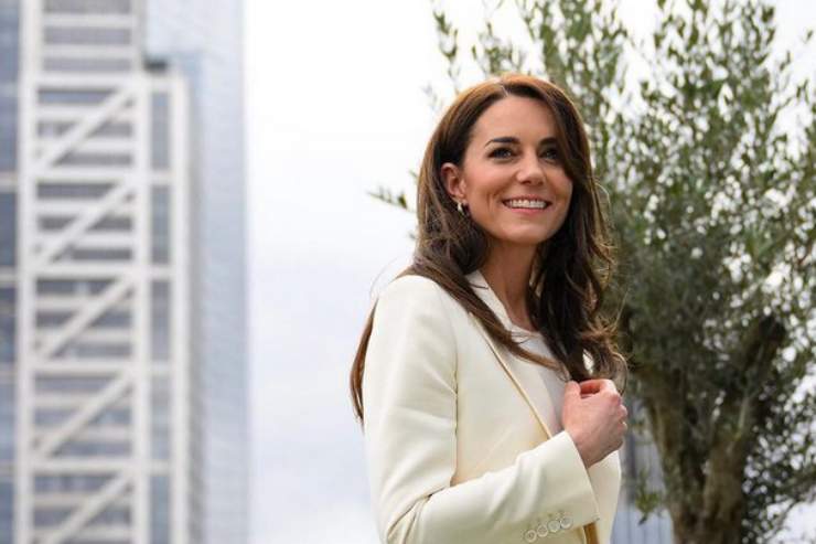 Kate Middleton omaggio Regina