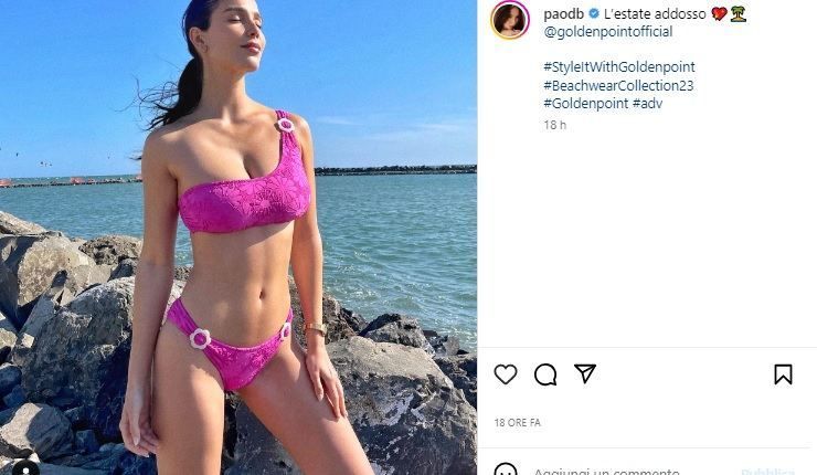 Paola Di Benedetto bikini rosa