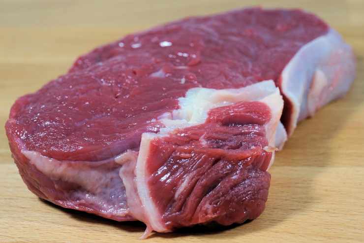Scongelare la carne: i rischi in agguato
