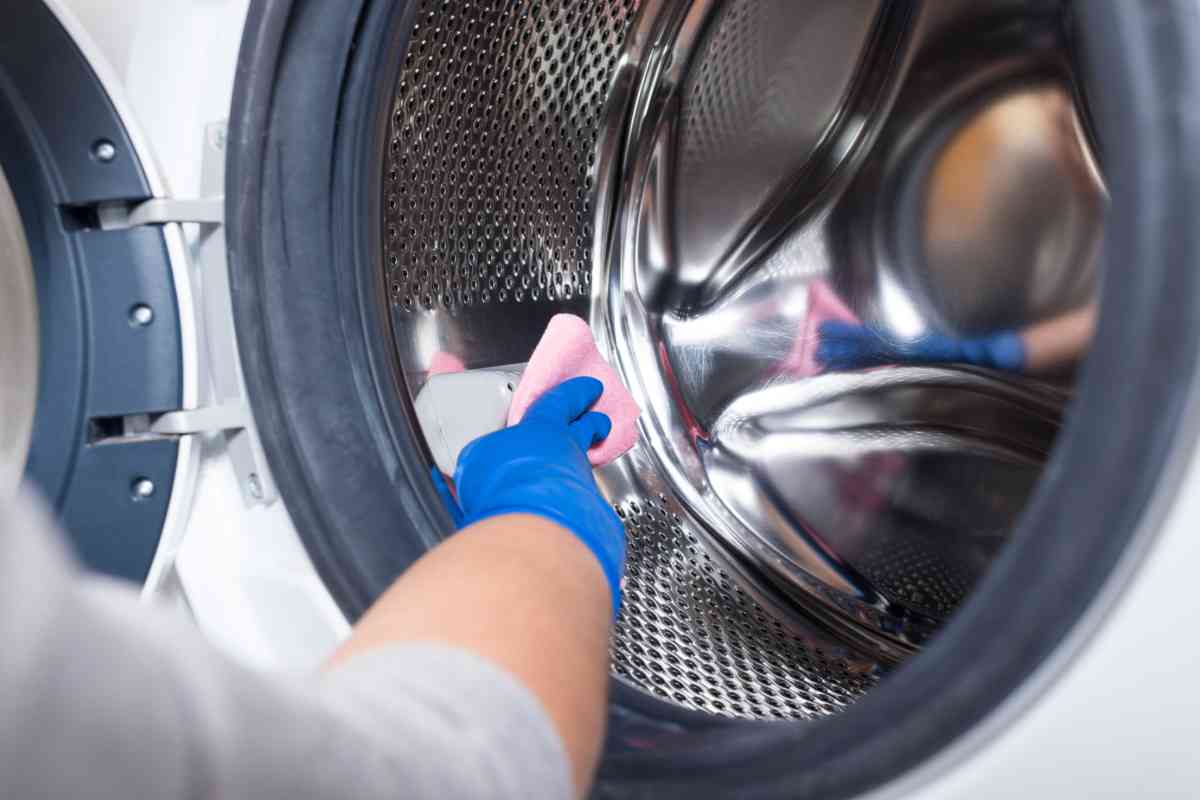 Eliminare il cattivo odore della lavatrice